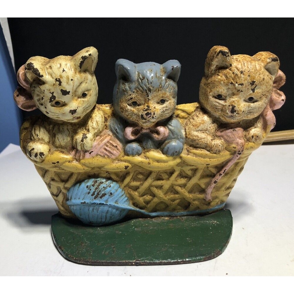 Vintage Door Stopper Metal 3 Kittens In A Basket With Ball Of Yarn